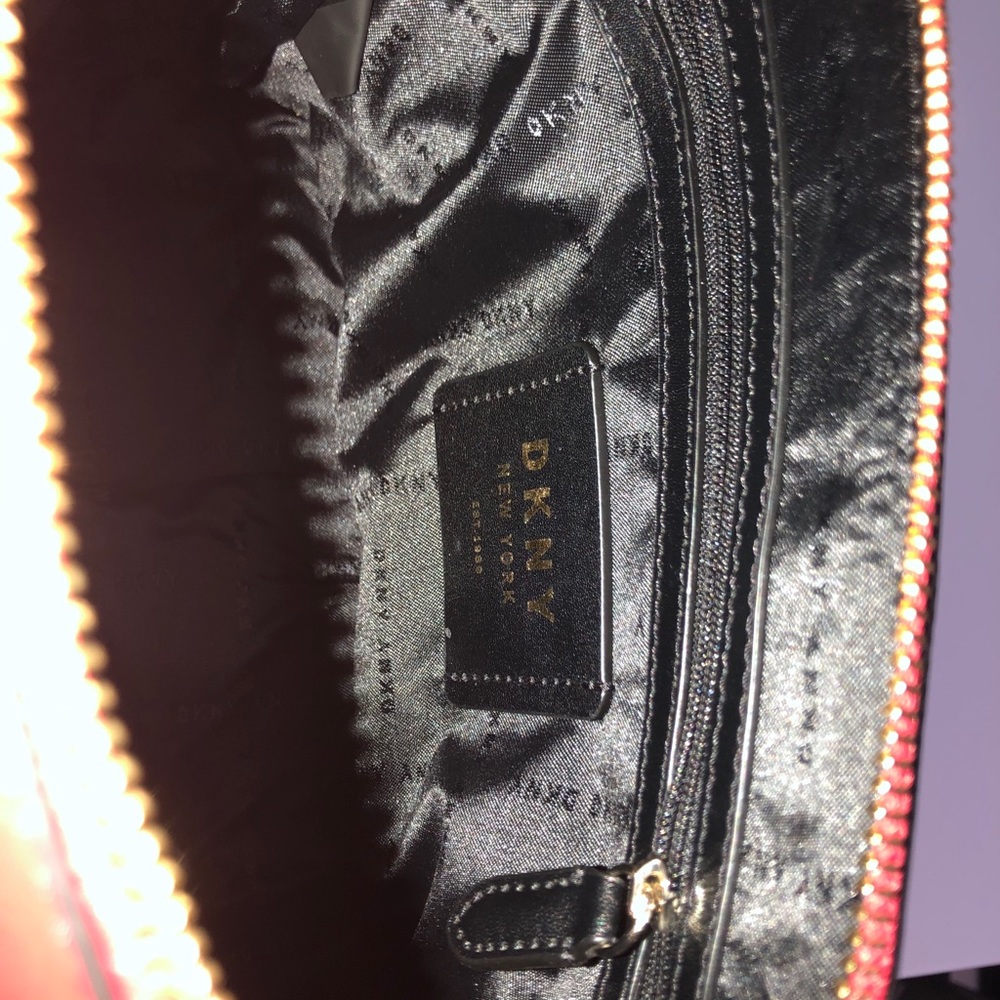DKNY
Bryant Dome Satchel - Picture 4 of 11